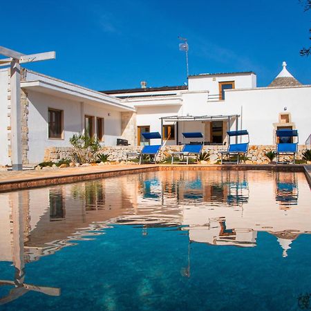 Villa With Trullo And Pool, Alberobello Bagian luar foto