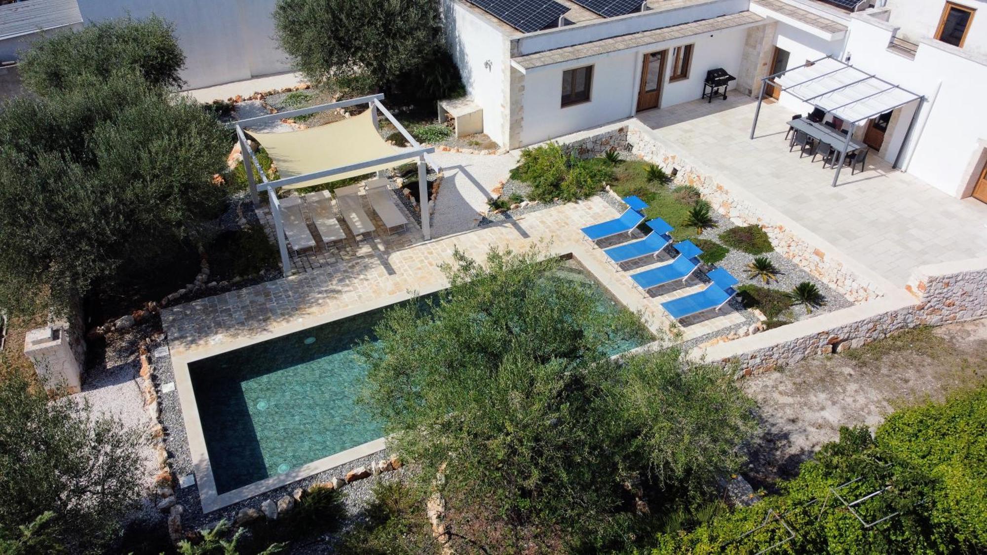 Villa With Trullo And Pool, Alberobello Bagian luar foto