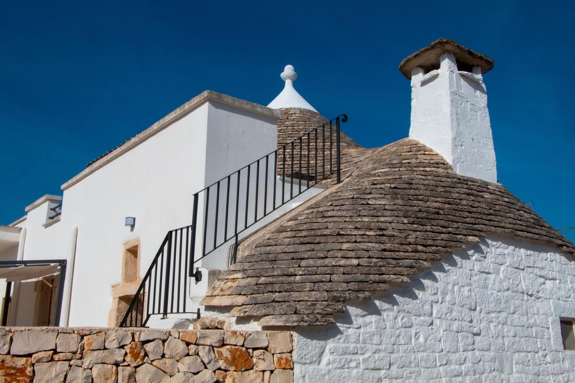 Villa With Trullo And Pool, Alberobello Bagian luar foto