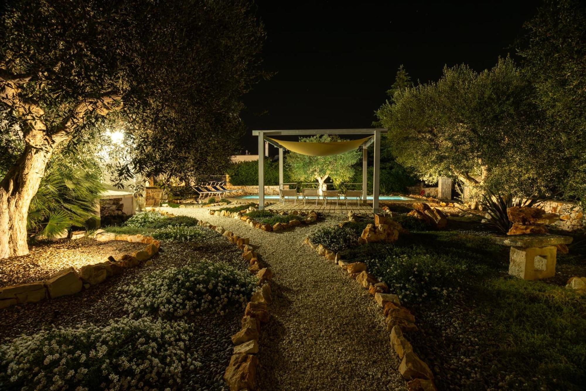 Villa With Trullo And Pool, Alberobello Bagian luar foto