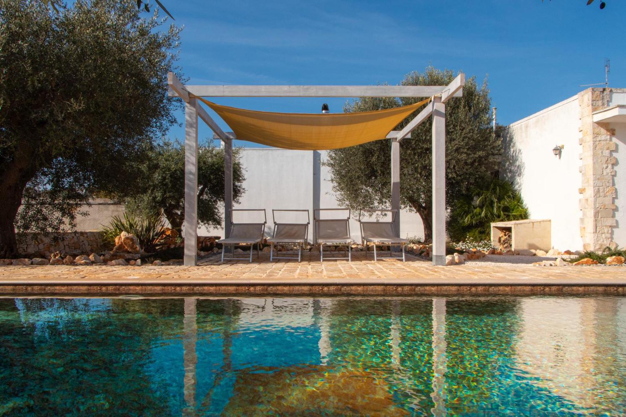 Villa With Trullo And Pool, Alberobello Bagian luar foto
