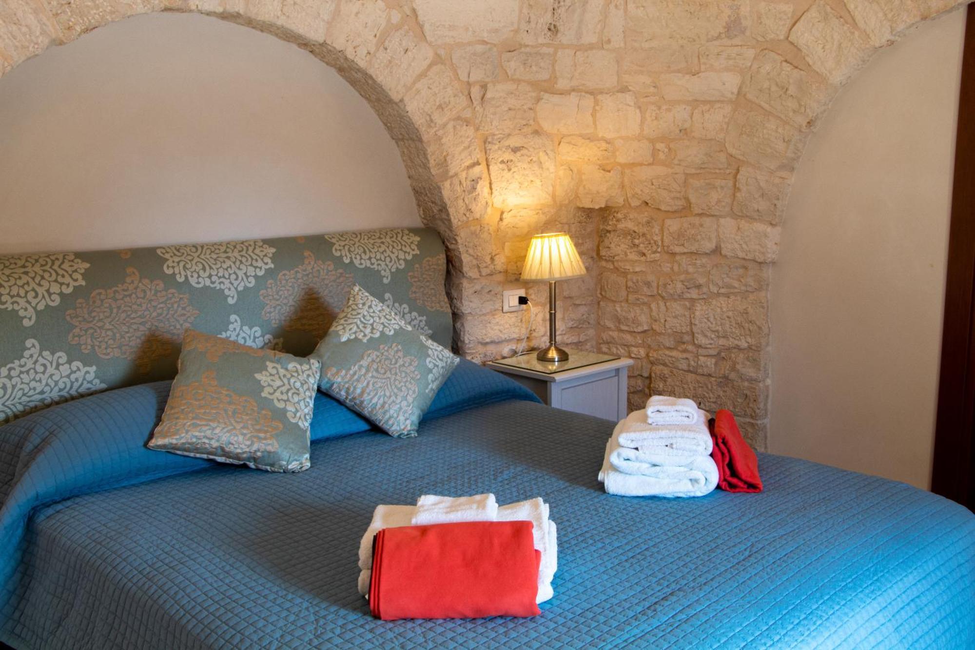 Villa With Trullo And Pool, Alberobello Bagian luar foto